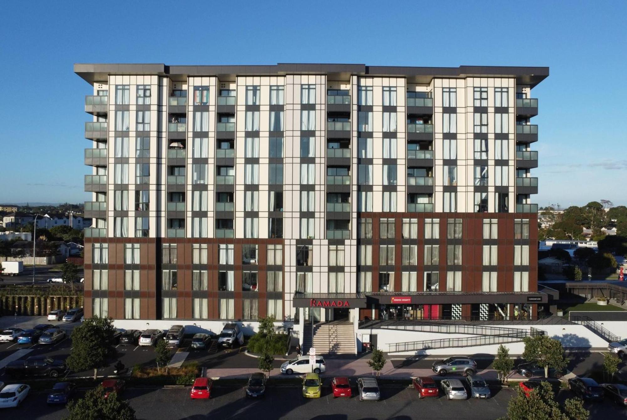 Ramada By Wyndham Manukau Pacfic Centre Hotel 4*